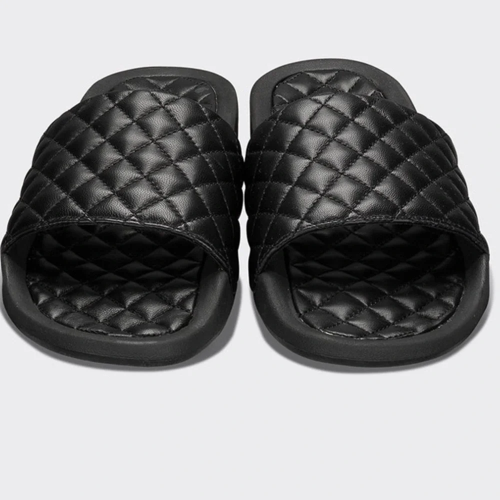 APL Lusso Black Nappa Quilted Leather Slides - Picture 4 of 13
